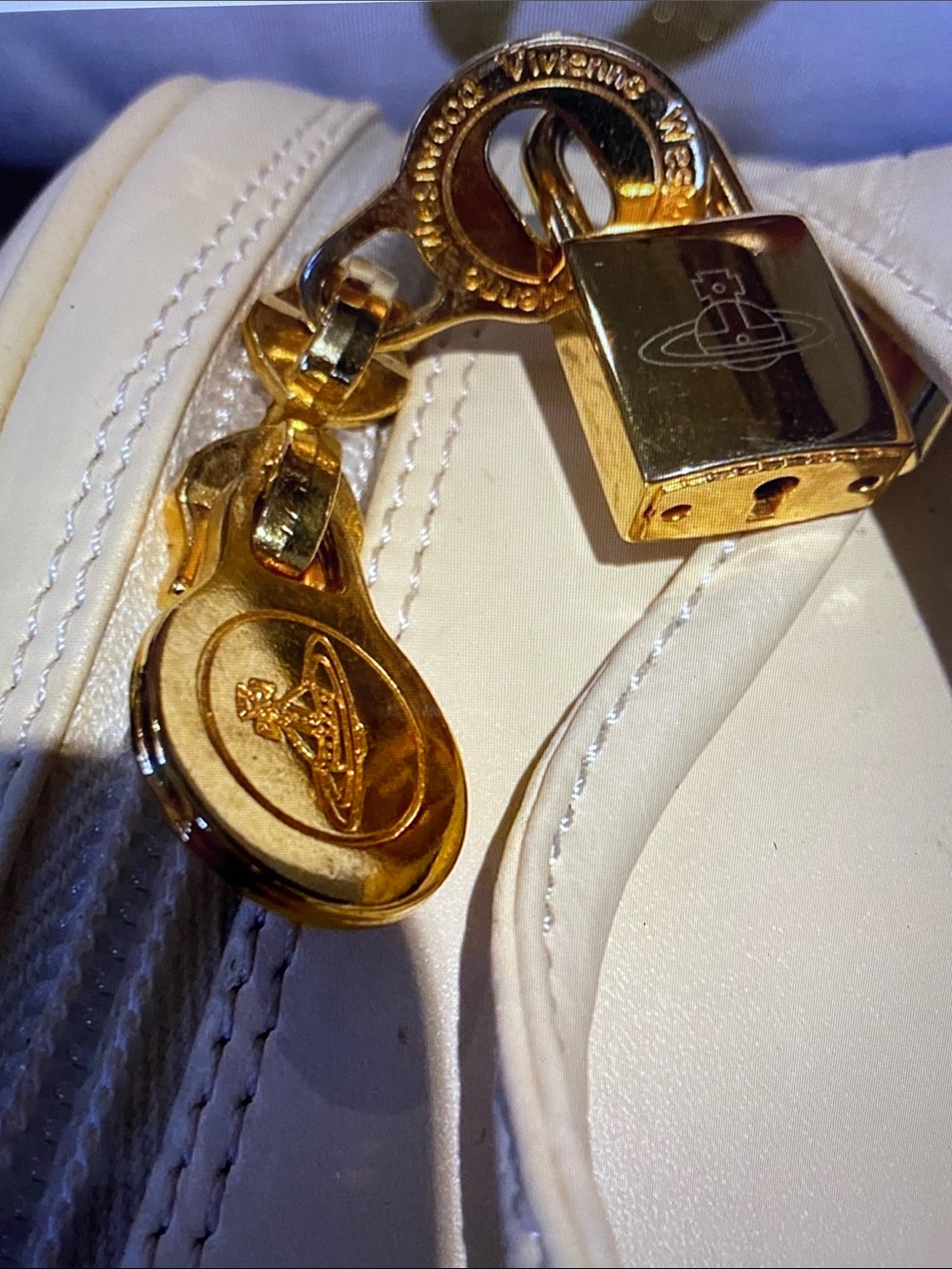 Vivienne Westwood Vintage Off White Gold Logo Hardware Pink Logo Interior Bag - Picture 6 of 16